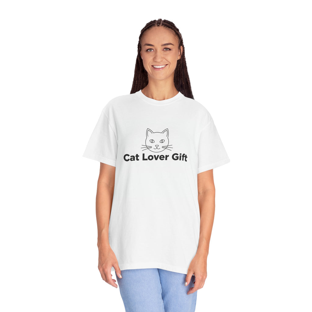 Cat Lover Gift T-Shirt — Cute Minimal Cat Face Tee for Cat Owners